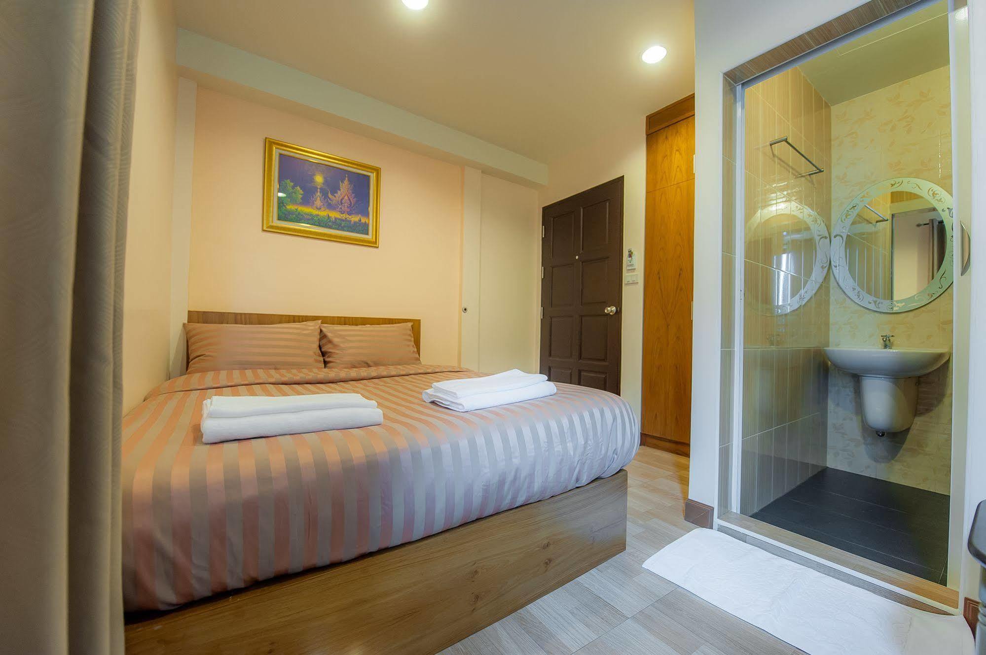 Full House Hotell Bangkok Eksteriør bilde