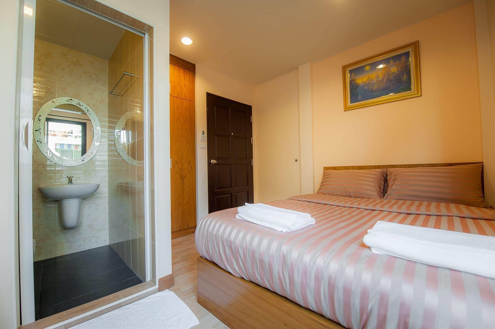 Full House Hotell Bangkok Eksteriør bilde
